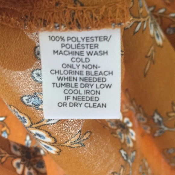 SOLD ELSEWHERE: Feminine floral-print blouse - Picture 6 of 6